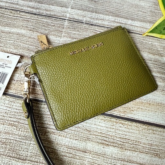 Michael kors small wristlet - Picture 1 of 3